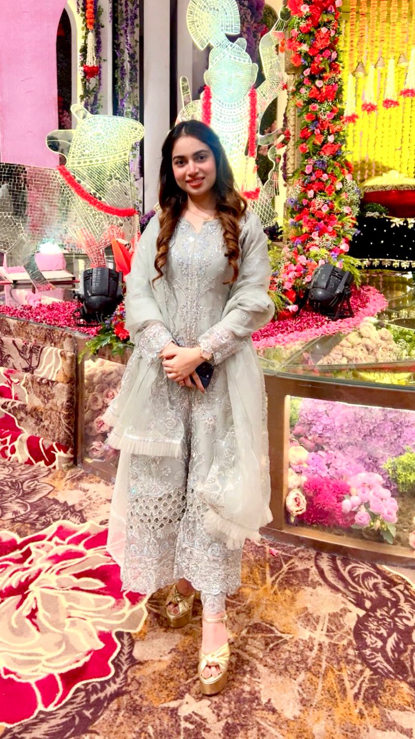 Mehr Embroidered suit set - Image 5